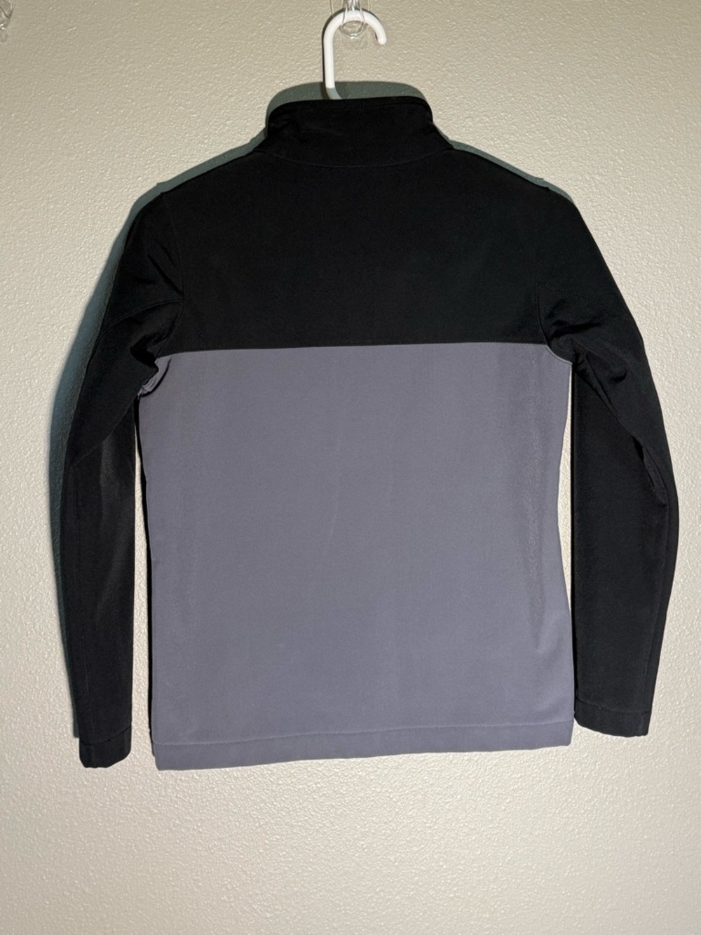 Columbia Men's Two-Tone Lightweight Jacket - Black & Gray - Picture 2 of 3